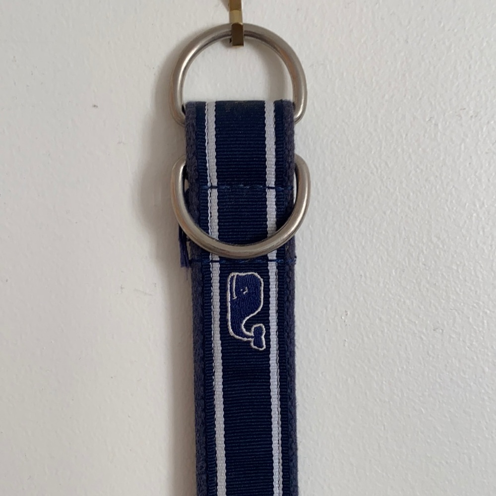 Vineyard vines navy belt size large